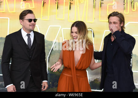 Londra, Regno Unito. Il 30 luglio, 2019. Londra, Regno Unito. Luglio 30, 2019: Leonardo DiCaprio, Margot Robbie & Brad Pitt presso la UK premiere per 'una volta in Hollywood' nel quadrato di Leicester, Londra. Immagine: Steve Vas/Featureflash Credito: Paul Smith/Alamy Live News Foto Stock