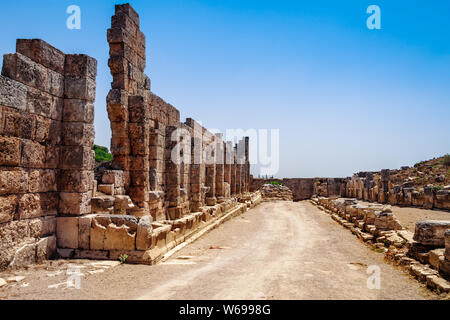 Rovine dell antica città di Perge vicino a Antalya Turchia Foto Stock