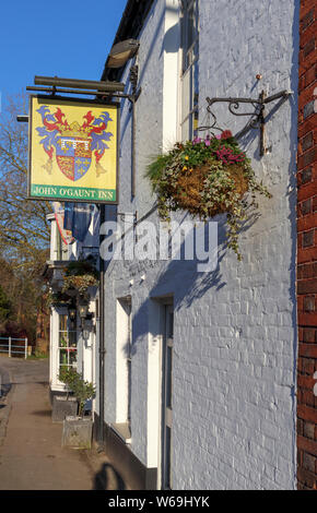 Pub colorati segno a John O'Gaunt Inn, freehouse ppub e ristorante in Hungerford Town Center, una storica città mercato in Berkshire, Inghilterra Foto Stock