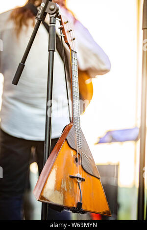 Vintage babalaika strumento musicale su concerto giorno le prestazioni Foto Stock