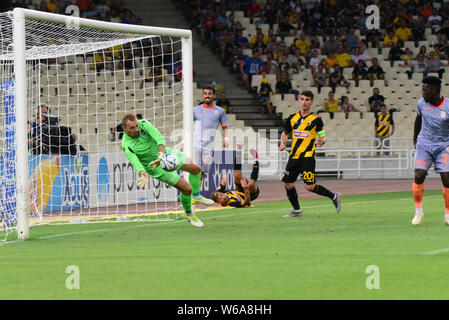 Atene, Grecia. 31 Luglio, 2019. Salvataggio del portiere Gunok Mert di Basaksehir. Credito: Dimitrios Karvountzis/Pacific Press/Alamy Live News Foto Stock