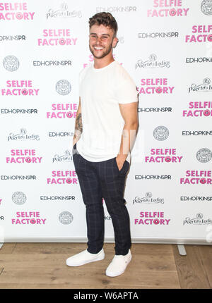 Londra, Regno Unito. 31 Luglio, 2019. Mikey Cobban partecipando a una media notte presso la fabbrica Selfie in London Credit: SOPA Immagini limitata/Alamy Live News Foto Stock