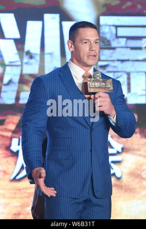 American wrestler e attore John Cena partecipa a una conferenza stampa per il lancio di un nuovo film "Project X" durante il XXI Shanghai International F Foto Stock