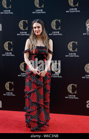 American attrice Jessica Alba partecipa alla cerimonia di apertura per la WF CENTRAL shopping mall a Pechino, in Cina, il 29 maggio 2018. Foto Stock