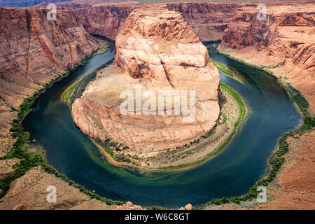 Curva a ferro di cavallo, Arizona. A forma di ferro di cavallo incisa meandro del fiume Colorado, Stati Uniti Foto Stock