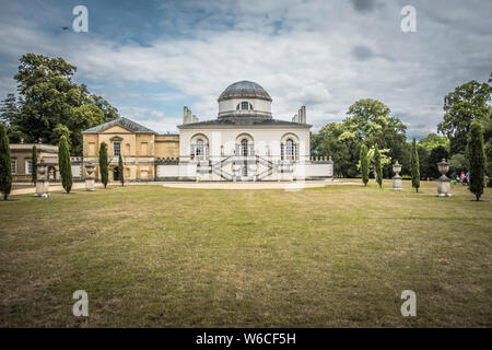 Specchietto di Chiswick House, una villa palladiana a Chiswick, nella zona ovest di Londra, Regno Unito Foto Stock