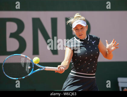 American giocatore di tennis Amanda Anisimova giocando diretti shot in French Open 2019 Torneo di tennis, Parigi, Francia Foto Stock