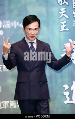 **TAIWAN OUT * * cantante giapponese Shinichi Mori partecipa a una conferenza stampa a Taipei, Taiwan, 28 marzo 2017. Foto Stock