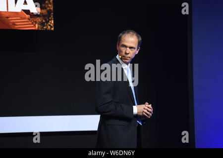 Mathias Carlbaum, capo delle operazioni commerciali, Executive Vice presidente e membro del Comitato Esecutivo della Scania AB, parla durante la manifestazione di lancio f Foto Stock