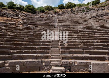Il Greco antico anfiteatro di Assos nella moderna Turchia Foto Stock