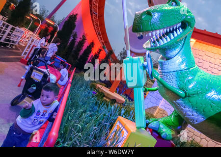 Vista interna del settimo terra a tema, Disney Pixar Toy Story Land, nella Shanghai Disneyland a Shanghai la Disney Resort di Pudong, Shanghai, C Foto Stock