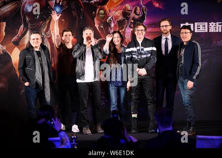 (Dalla seconda a sinistra) l'attore inglese e ballerino Tom Holland, attore e regista Mark Ruffalo, (dalla seconda a destra) l'attore inglese Tom Hiddleston, Foto Stock