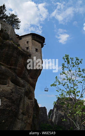 Meteora - un complesso di monasteri, la seconda più grande della dimensione dopo il Monte Athos, situato sulle cime delle rocce di Tessaglia, nel nord della Grecia, vicino a t Foto Stock