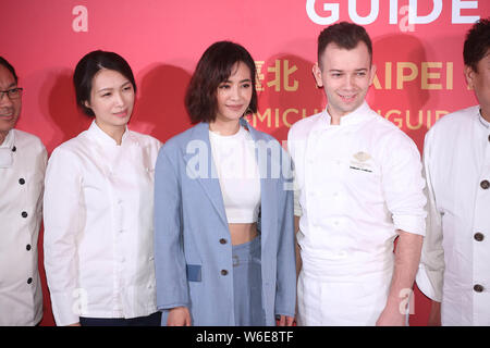 Cantante Taiwanese Jolin Tsai, centro assiste la Guida Michelin 2018 di Taipei a Taipei, Taiwan, 14 marzo 2018. *** Caption locale *** Foto Stock