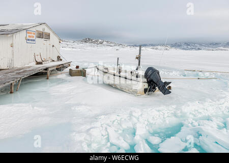 La lavorazione del pesce fabbrica a Oqaatsut village, Groenlandia occidentale Foto Stock