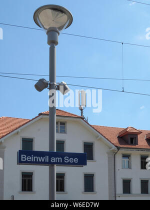 Mobilfunkantenne beim Bahnhof A Beinwil am See, Kanton Argovia, Schweiz, Europa Foto Stock