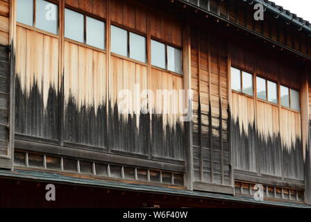 Dettaglio della vecchia casa di una geisha. Higashi Chaya distretto. Kanazawa. Giappone Foto Stock