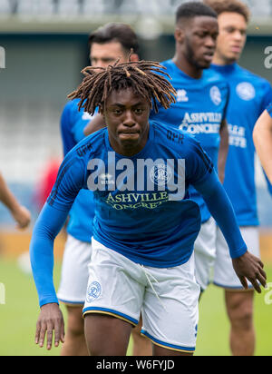 Eberechi Eze di Queens Park Rangers pre match durante la pre-stagione amichevole tra QPR & Watford a Loftus Road Stadium, Londra, Inghilterra il 27 Foto Stock