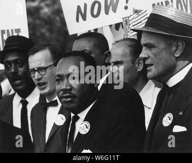 I diritti civili marzo su Washington, DC (Dr Martin Luther King Jr e Mathew Ahmann in una folla) - NARA - 542015 - Restauro Foto Stock