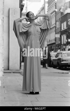 Franka, moda autunno inverno collezione, martedì 23 settembre 1975. Foto Stock