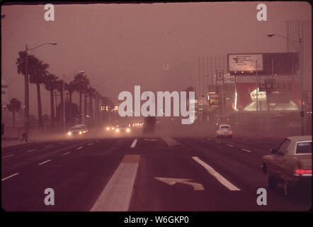 FOUNTAIN HILLS DI COSTRUZIONE ANNO-round e case vacanza. Livellamento delle colline ha distrutto terreni naturali Foto Stock