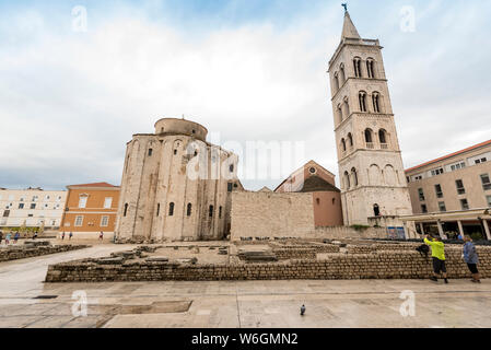 San Donato la Chiesa e la Torre di Santa Anastasia la Cattedrale; Zadar, Croazia Foto Stock