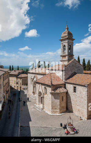 La chiesa romanica di San Quirico d'Orcia, in provincia di Siena, Toscana, Italia Foto Stock