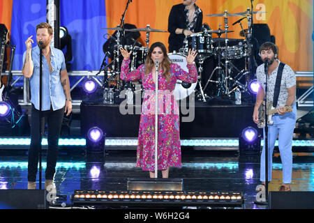 'Good Morning America' TV show di New York, Stati Uniti d'America - 26 lug 2019 - Lady Antebellum - Charles Kelley, Hillary Scott e Dave Haywood Foto Stock
