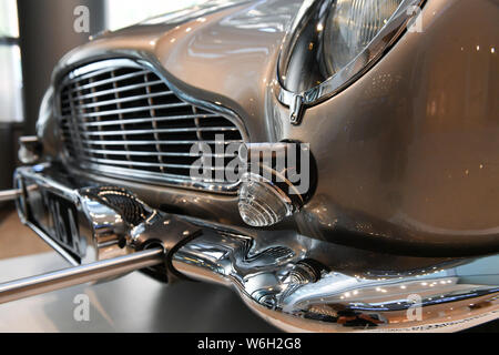 James Bond 1965 Aston Martin DB5 utilizzato nella promozione di film di James Bond 'Thunderball' svelata da Sotheby's a New York. Foto Stock