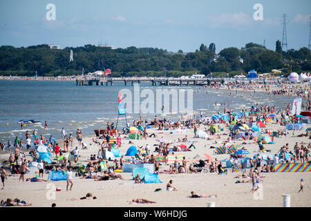 Spiaggia di Danzica è chiusa a causa di cianobatteri blumo durante gli ultimi giorni caldi in Gdansk, Polonia 25 luglio 2019 © Wojciech Strozyk / Alamy Stock Photo Foto Stock