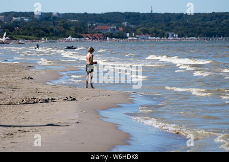 Spiaggia di Danzica è chiusa a causa di cianobatteri blumo durante gli ultimi giorni caldi in Gdansk, Polonia 25 luglio 2019 © Wojciech Strozyk / Alamy Stock Photo Foto Stock