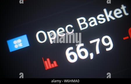 Paniere OPEC stock exchange indicatore sullo schermo del computer. OPEC - Organizzazione dei paesi esportatori di petrolio. Foto Stock