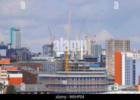 Costruzione su Leeds skyline. Foto Stock