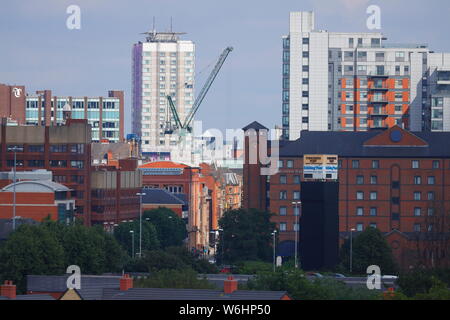 Guardando verso Wellington Street a Leeds Foto Stock