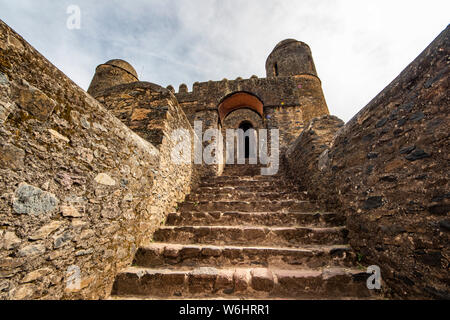 Il castello di Fasilides, fondata dall'Imperatore Fasilides nel XVII secolo, Fasil Ghebbi (Royal Enclosure); Gondar, Amhara Region, Etiopia Foto Stock