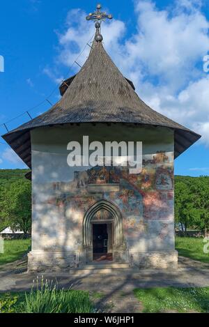Chiesa dell'Esaltazione della croce, il XV secolo il monastero moldava, Patrauti, Gura Humorului, Romania Foto Stock
