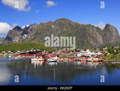 Vista panoramica della zona di Reine, Isole Lofoten in Norvegia Foto Stock