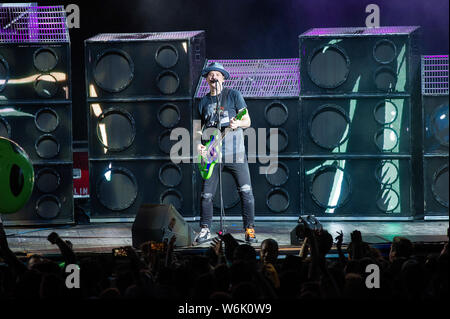 Austin, Texas, Stati Uniti d'America. 01 Ago, 2019. Agosto 01, 2019: Matt Skiba con blink-182 esegue ad Austin 360 Anfiteatro, il circuito delle Americhe. Austin, Texas. Mario Cantu/CSM. Credito: Cal Sport Media/Alamy Live News Foto Stock