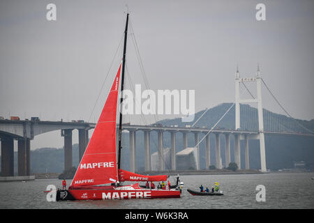 La spagnola MAPFRE Race Team arriva a Guangzhou per la prossima tappa in Cina continentale durante la Volvo Ocean Race 2017/2018 nella città di Guangzhou, sou Foto Stock