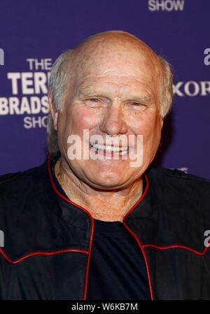 Las Vegas, NV, Stati Uniti d'America. 1 agosto, 2019. Terry Bradshaw presso gli arrivi per il Terry Bradshaw Mostra apertura notturna al debutto, Luxor Hotel and Casino Las Vegas NV Agosto 1, 2019. Credito: JA/Everett raccolta/Alamy Live News Foto Stock