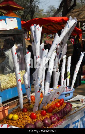 Europea Bhel puri stallo a mestieri Surajkund Mela, Surajkund, Faridabad, Haryana, India Foto Stock