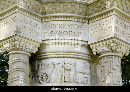 Dettaglio del grado 1 elencati Wagoners' Memorial, Sledmere, nello Yorkshire, Regno Unito. Foto Stock