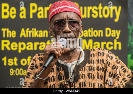 Londra, UK. 1 agosto, 2019. Centinaia di manifestanti hanno marciato da Windrush Square a Brixton per la piazza del Parlamento a chiedere la schiavitù riparazioni. David Rowe/Alamy Live News Foto Stock