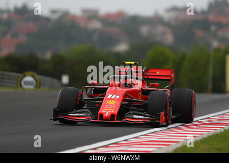 Budapest, Ungheria. 02August, 2019. Charles Leclerc della Scuderia Ferrari in pista durante le prove per il Gran Premio di Ungheria Credito: Marco Canoniero/Alamy Live News Foto Stock