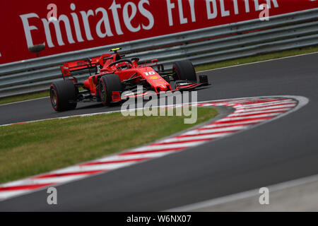 Budapest, Ungheria. 02August, 2019. Charles Leclerc della Scuderia Ferrari in pista durante le prove per il Gran Premio di Ungheria Credito: Marco Canoniero/Alamy Live News Foto Stock
