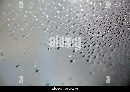 Abstract con il vetro e le goccioline di acqua Foto Stock