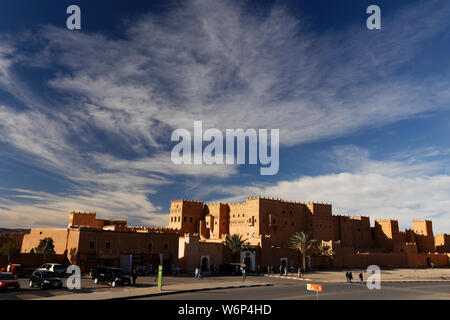 Vista panoramica alla Kasbah di Taourirt a Ouarzazate del Marocco, Africa. Foto Stock