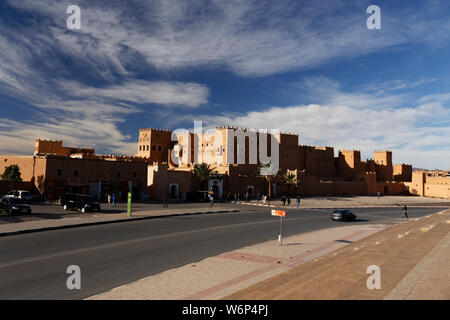 Vista panoramica alla Kasbah di Taourirt a Ouarzazate del Marocco, Africa. Foto Stock