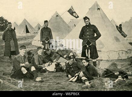 Soldati canadesi, la prima guerra mondiale, 1914, (c1920). "I canadesi in camp in patria: un angolo del canadese Montanari' quarti ". Da "La grande guerra mondiale - una storia", Volume I, edito da Frank un Mumby. [Il Gresham Publishing Company Ltd, Londra, c1920] Foto Stock