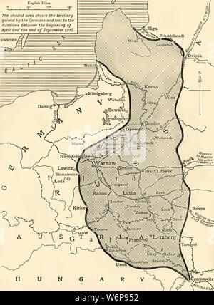 Terreni presi dalla Repubblica federale di Germania dalla Russia, la prima guerra mondiale, 1915, (c1920). 'Il Germanico fetta al di fuori del territorio della Federazione russa per la fine della campagna estiva del 1915...territorio acquisita dai tedeschi e lo perse per i russi tra l'inizio di aprile e la fine di Settembre". Da "La grande guerra mondiale - una storia" Volume IV, edito da Frank un Mumby. [Il Gresham Publishing Company Ltd, Londra, c1920] Foto Stock